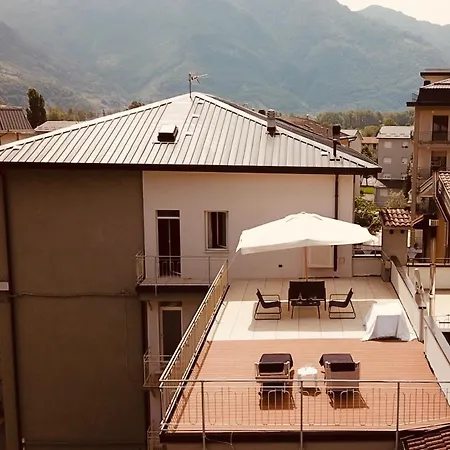 - Lakes, Mountains, Valley & Lejlighed Costa Volpino
