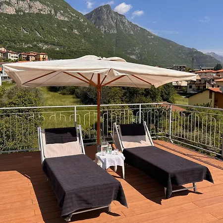 - Lakes, Mountains, Valley & Apartment Costa Volpino
